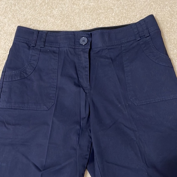 Counterparts Bermuda shorts 6. 2 front overlay pockets and two pockets in back. - Picture 2 of 8
